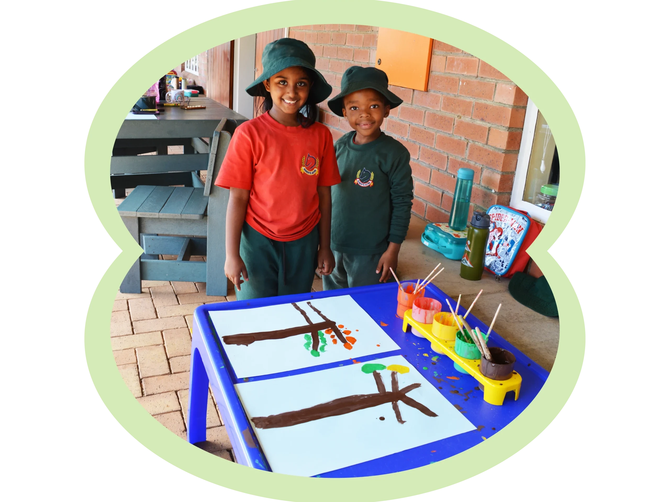 Beaulieu-nursery-girls-showing-art-painting-midrand